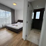 Luxury 3 Bedroom With Pool פאפוס