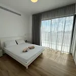 Luxury 3 Bedroom With Pool Villa *