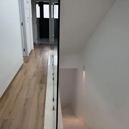 Luxury 3 Bedroom With Pool וילה פאפוס