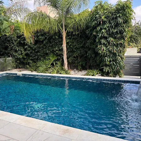 Luxury 3 Bedroom With Pool Вилла Пафос