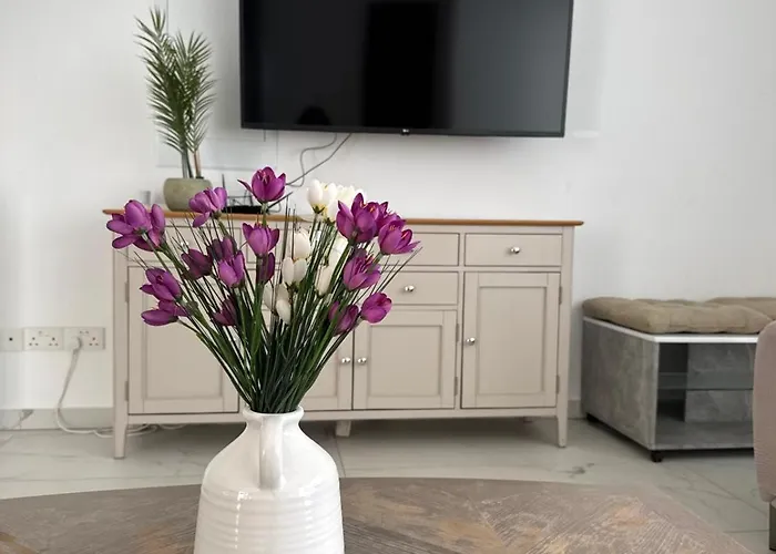 Luxury 3 Bedroom With Pool Βίλα Πάφος