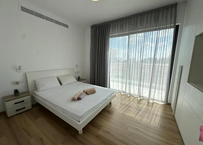 Luxury 3 Bedroom With Pool Βίλα *