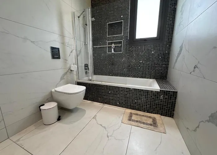 Βίλα Luxury 3 Bedroom With Pool *