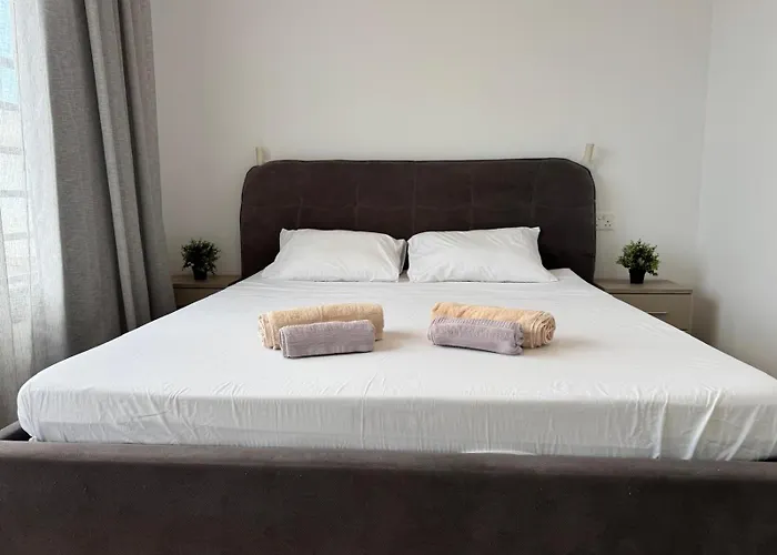 Luxury 3 Bedroom With Pool Vila *